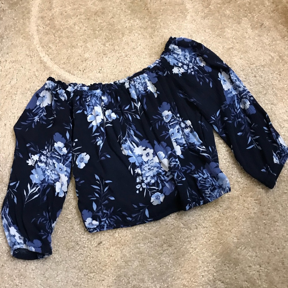 Hollister Off-the-shoulder Top